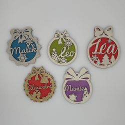 Boule de Noël personnalisée peinte en bois - Prénom en deux couches