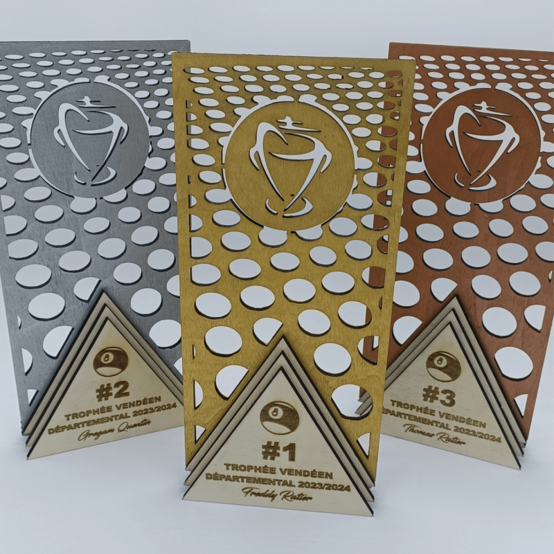 Trophée en bois personnalisé peint à la main